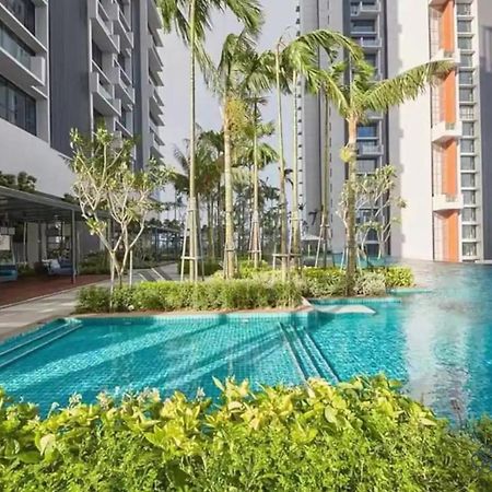 Grand Medini Residence Nusajaya By Stayrene Bagian luar foto