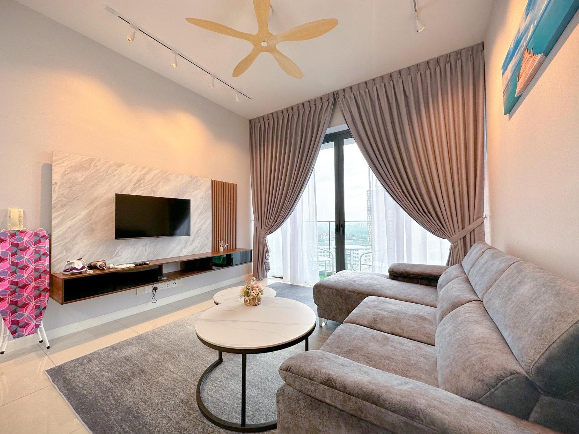 Grand Medini Residence Nusajaya By Stayrene Ruang foto