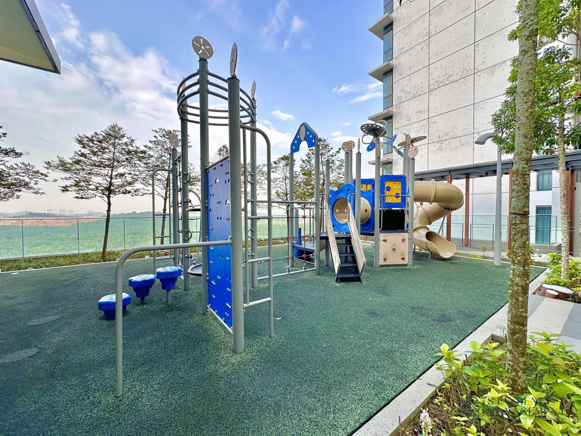 Grand Medini Residence Nusajaya By Stayrene Bagian luar foto