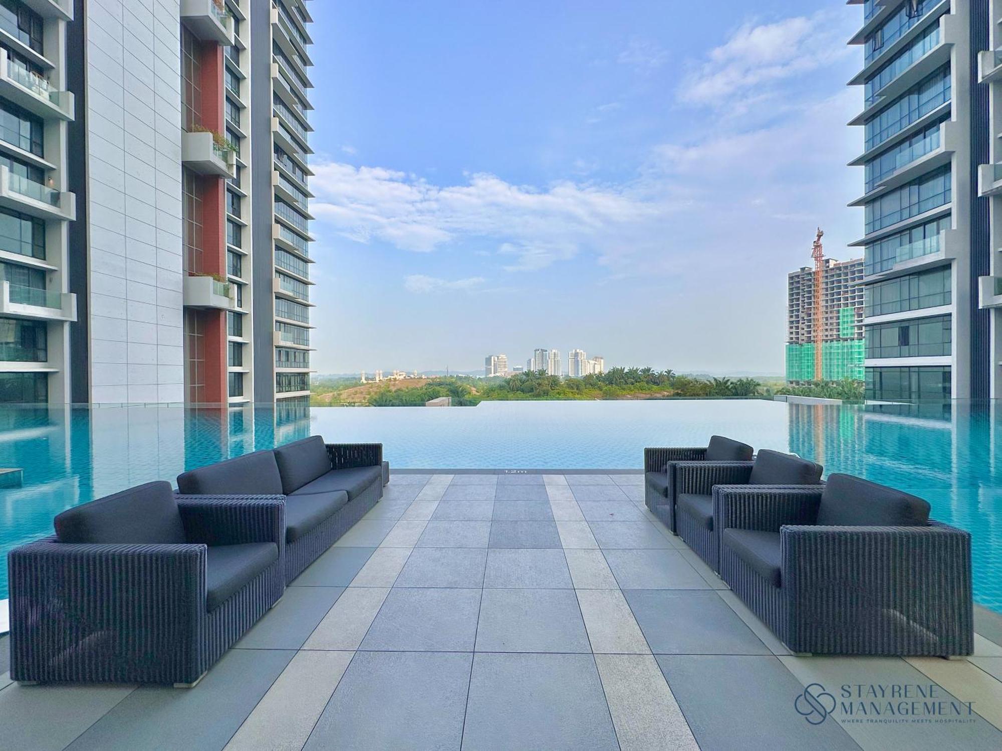 Grand Medini Residence Nusajaya By Stayrene Bagian luar foto